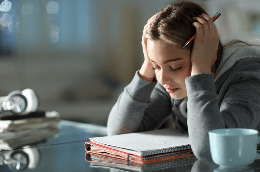 girl studying, concentration, how to concentrate, improve performance, study tips, exam tips